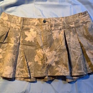 Hollister Camouflage Pleated Mini Skirt